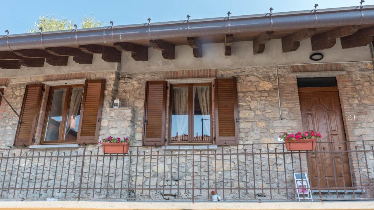 B&B La Corte And Home Restaurant - Free Parking - 10 Minutes To The Lake And Centre Como Kültér fotó