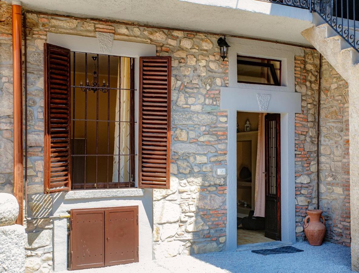 B&B La Corte And Home Restaurant - Free Parking - 10 Minutes To The Lake And Centre Como Kültér fotó