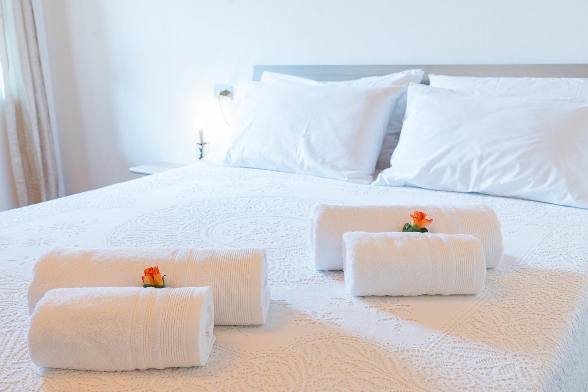 B&B La Corte And Home Restaurant - Free Parking - 10 Minutes To The Lake And Centre Como Kültér fotó