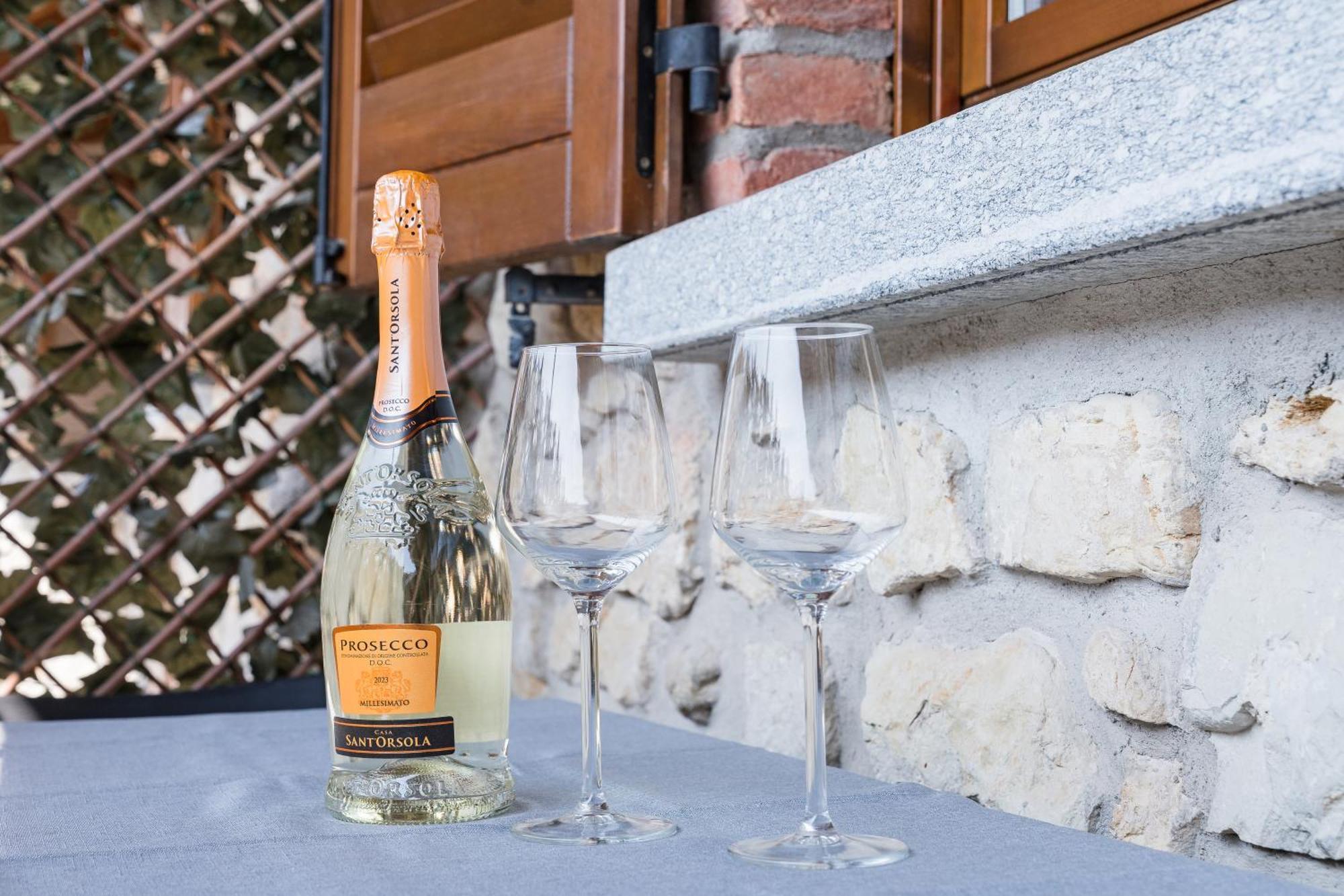 B&B La Corte And Home Restaurant - Free Parking - 10 Minutes To The Lake And Centre Como Kültér fotó