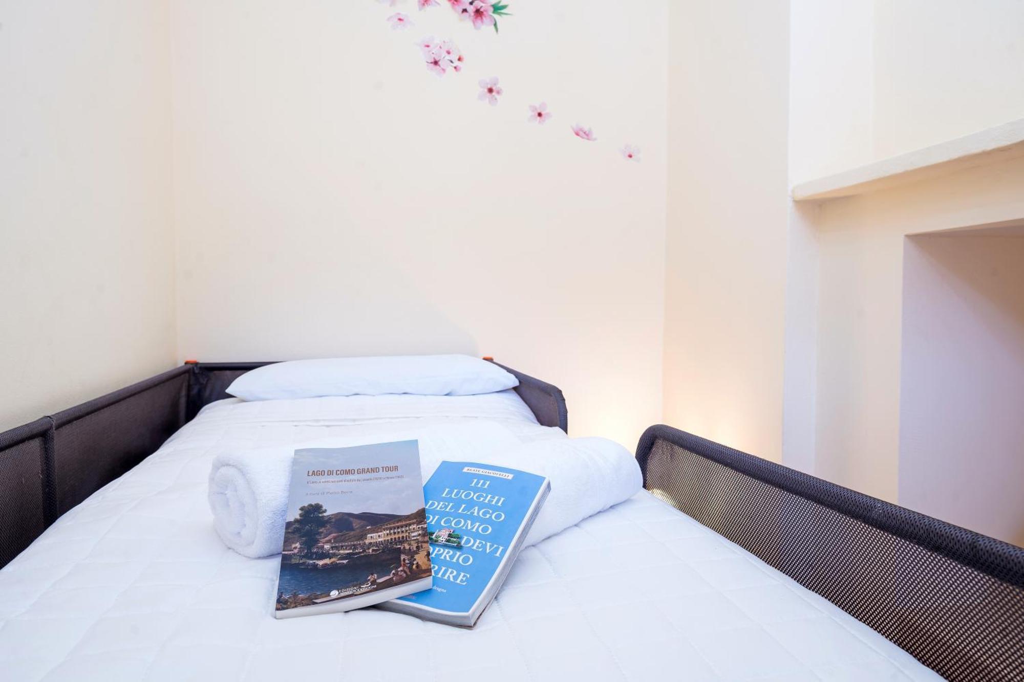 B&B La Corte And Home Restaurant - Free Parking - 10 Minutes To The Lake And Centre Como Kültér fotó
