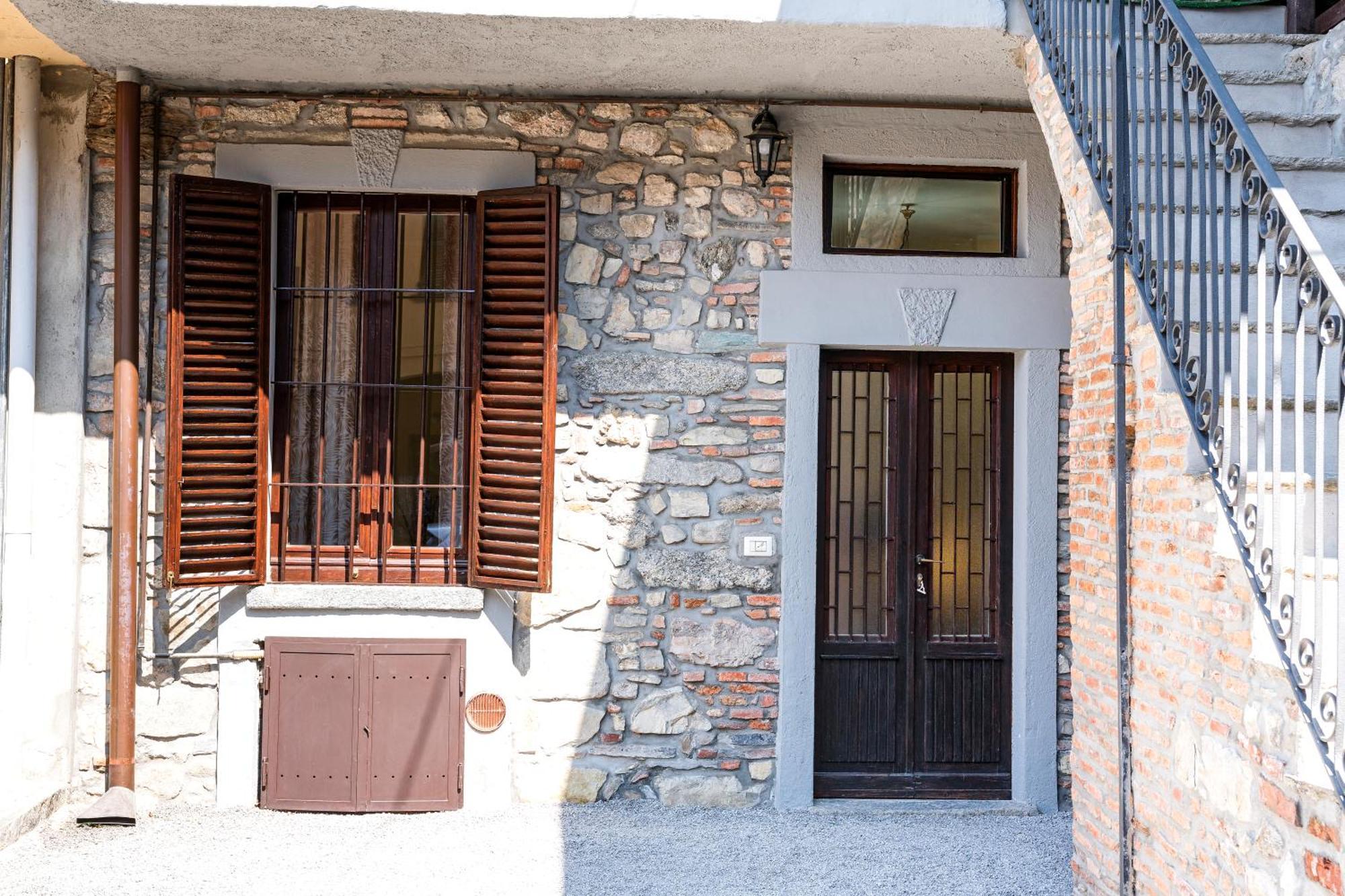 B&B La Corte And Home Restaurant - Free Parking - 10 Minutes To The Lake And Centre Como Kültér fotó